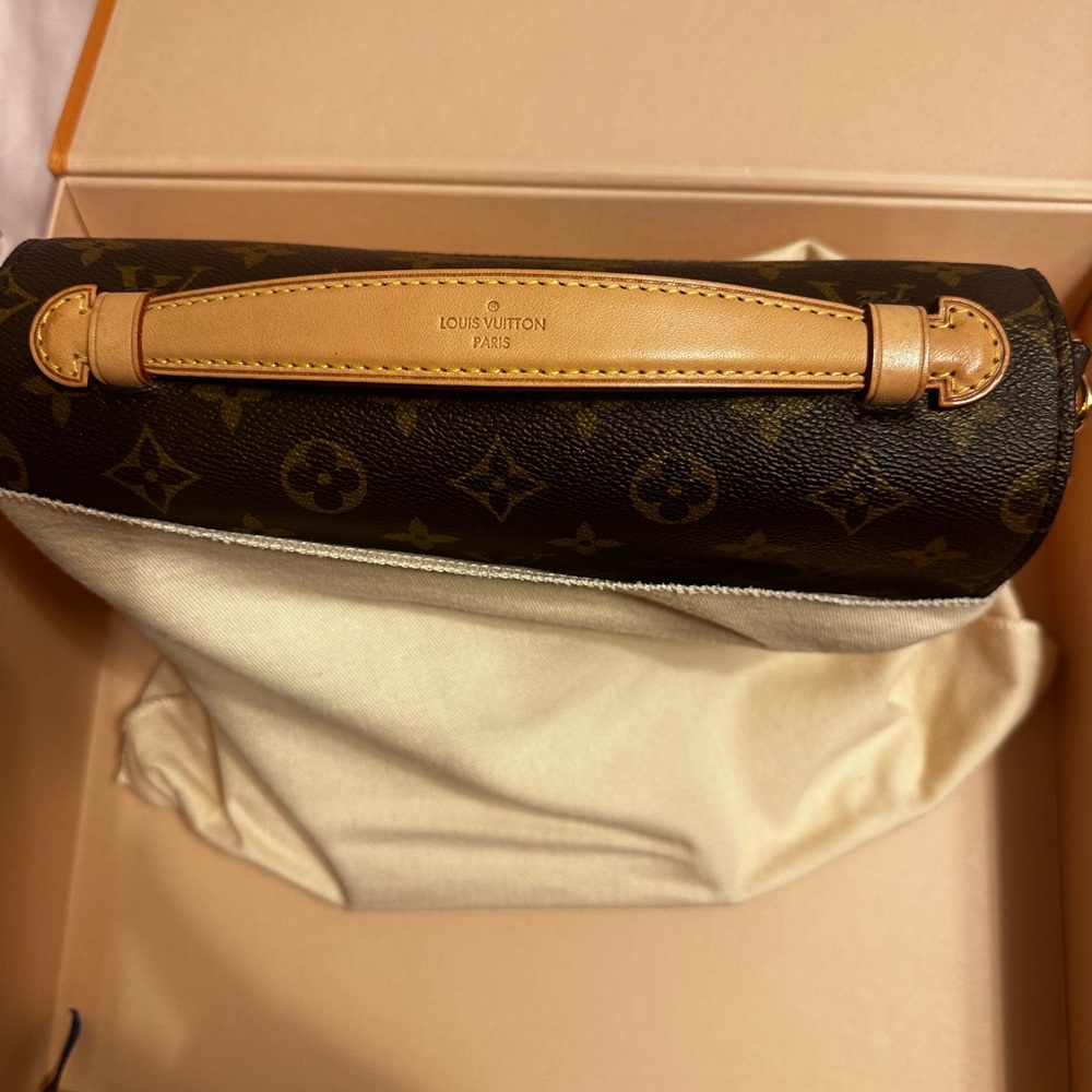Louis Vuitton Pochette Métis Classic Monogram Crossbody Bag - Picture 16 of 16